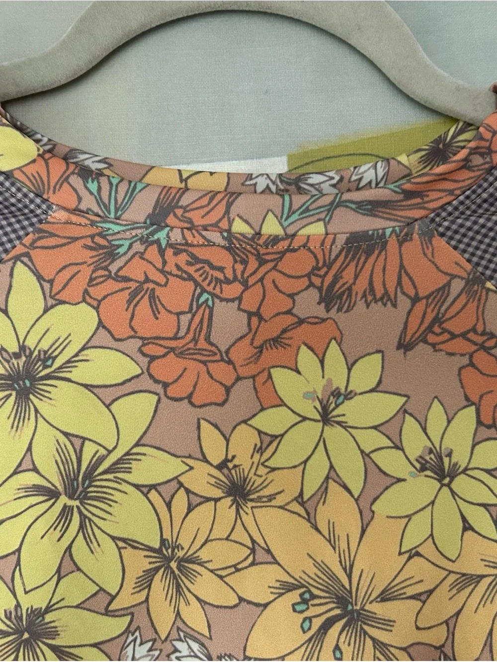 Seea Doheny rashguard in Neo